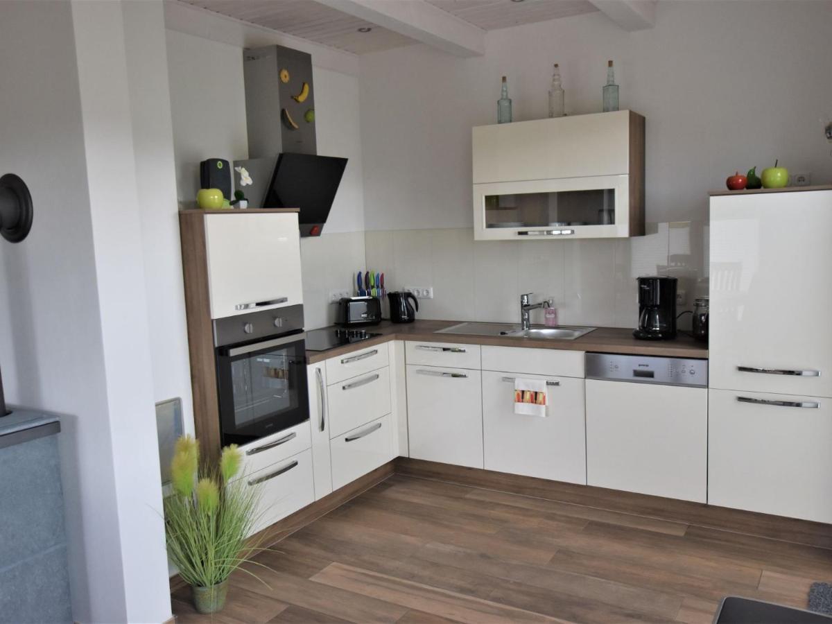 Cozy Holiday Home In Gross Schwansee With Sauna Bagian luar foto