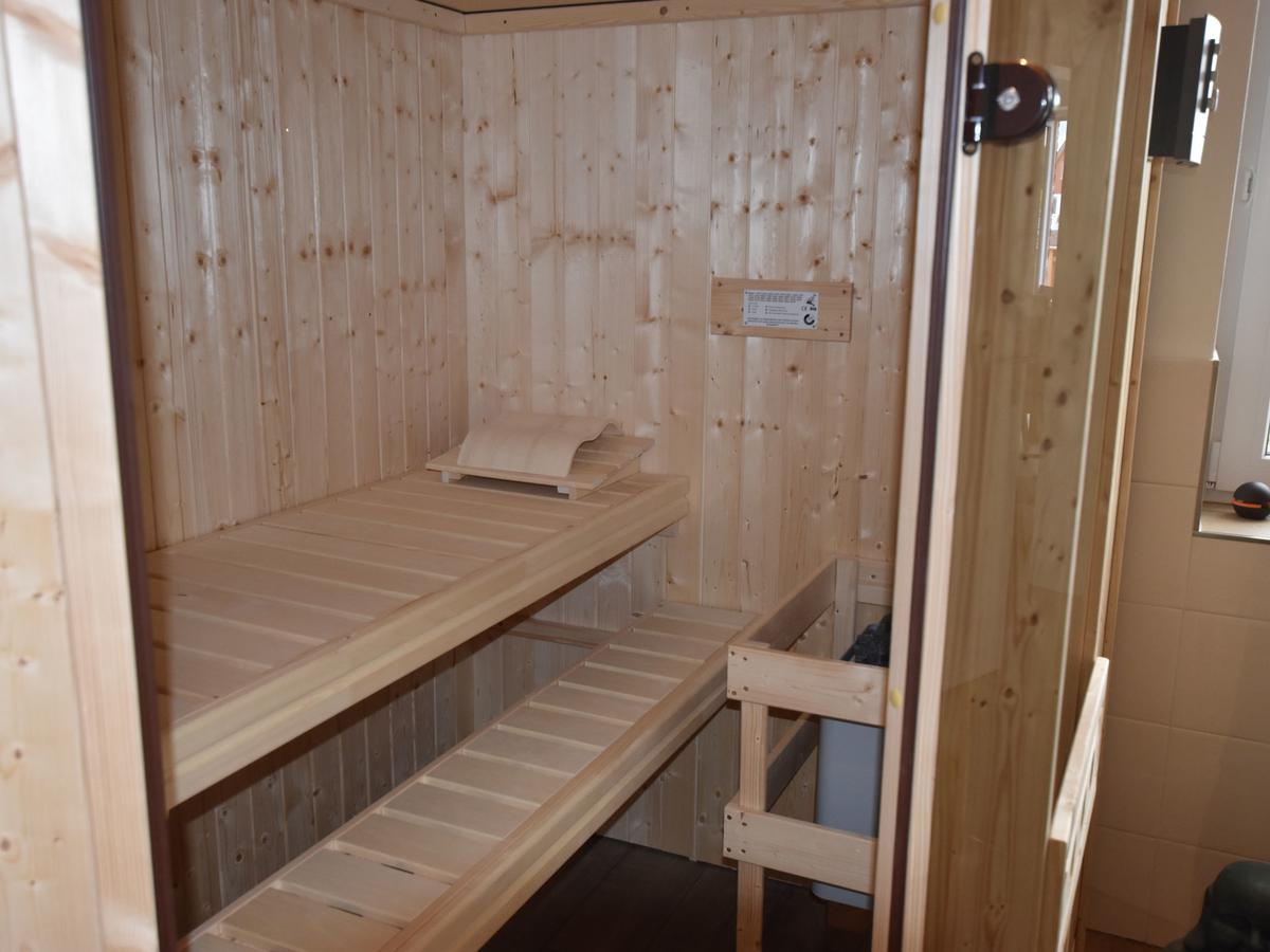 Cozy Holiday Home In Gross Schwansee With Sauna Bagian luar foto